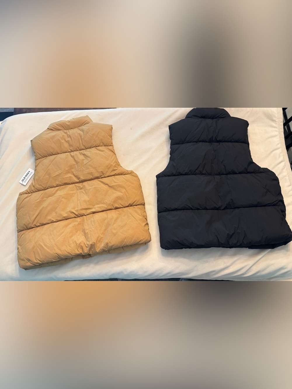 NWT! Old Navy Kids Puffer Vests, lot of 2, sz M(8) - Picture 2 of 4
